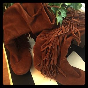 Fringe boots